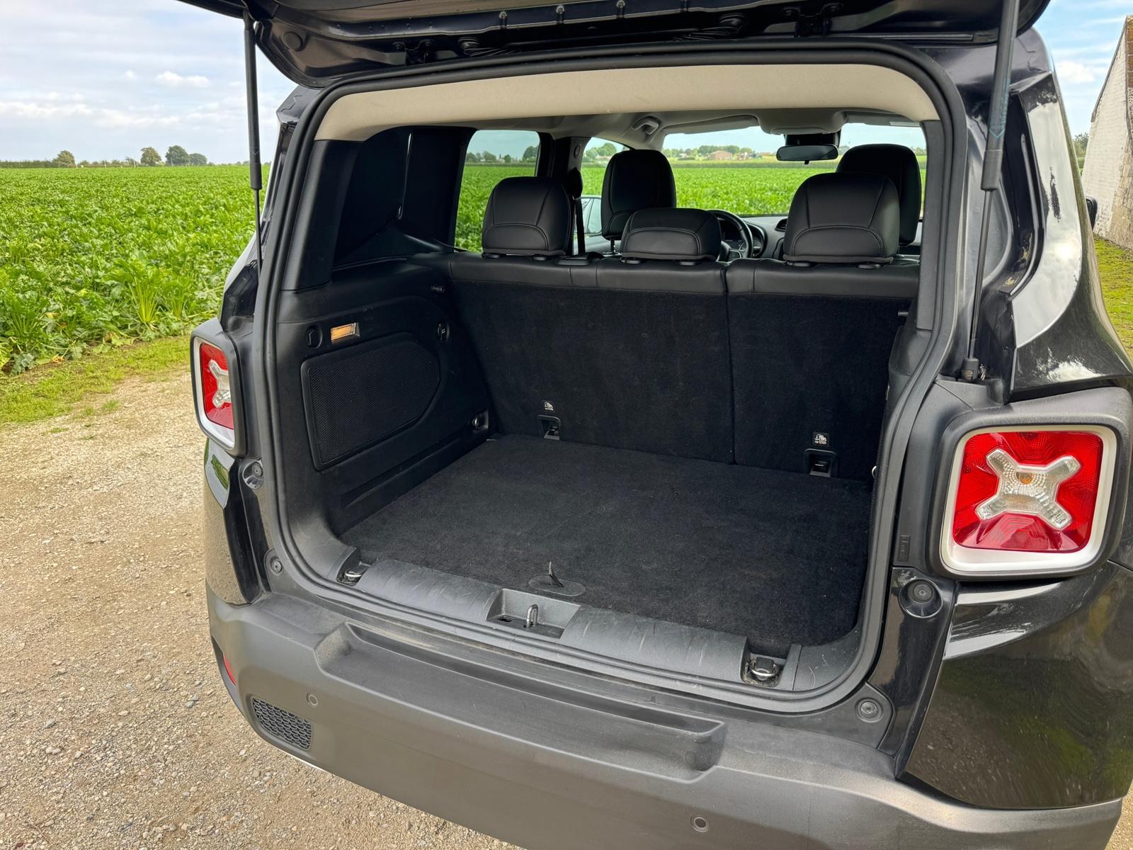 Jeep Renegade, foto 11 van 11