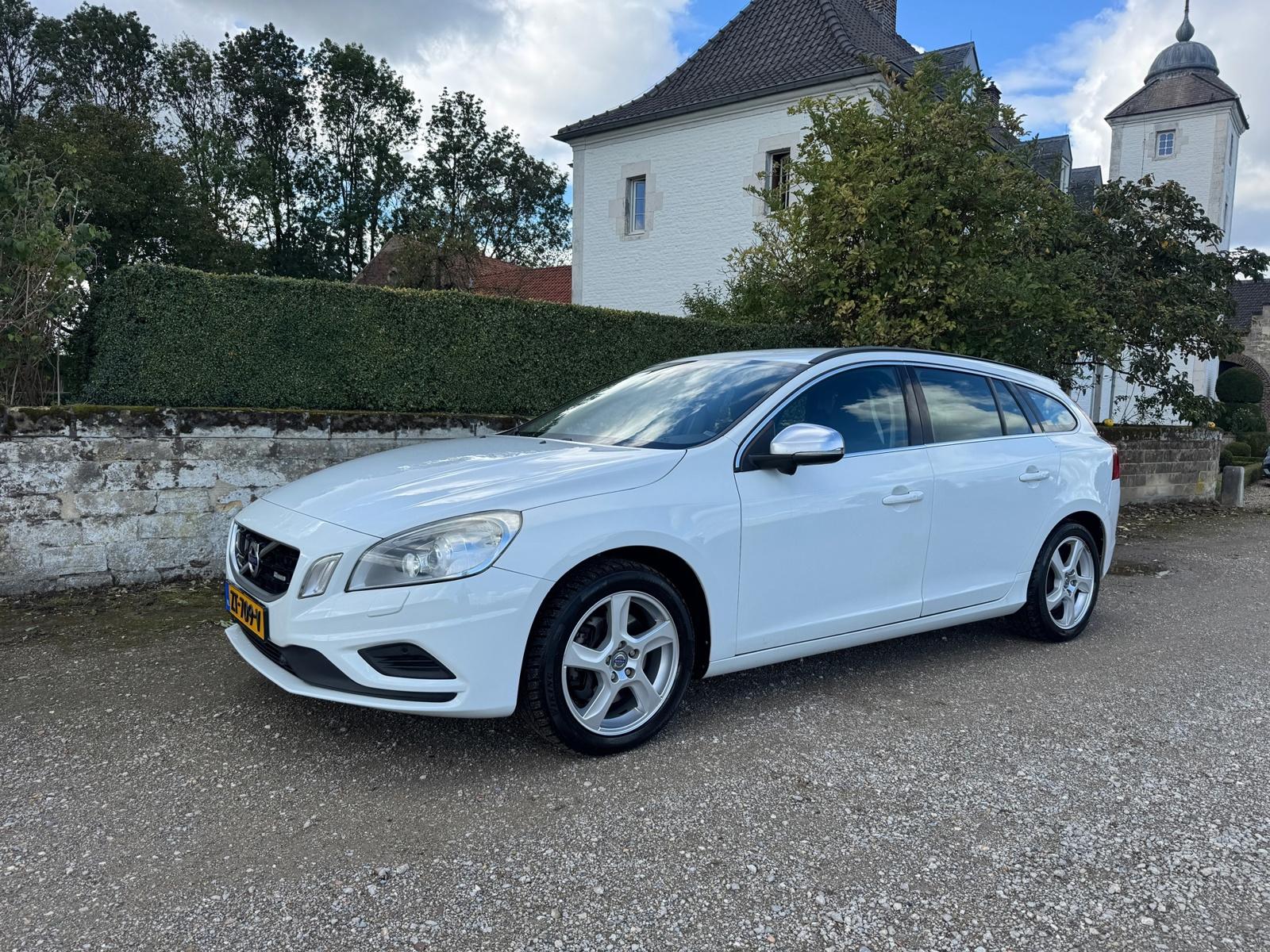 Volvo V60, foto 1 van 16