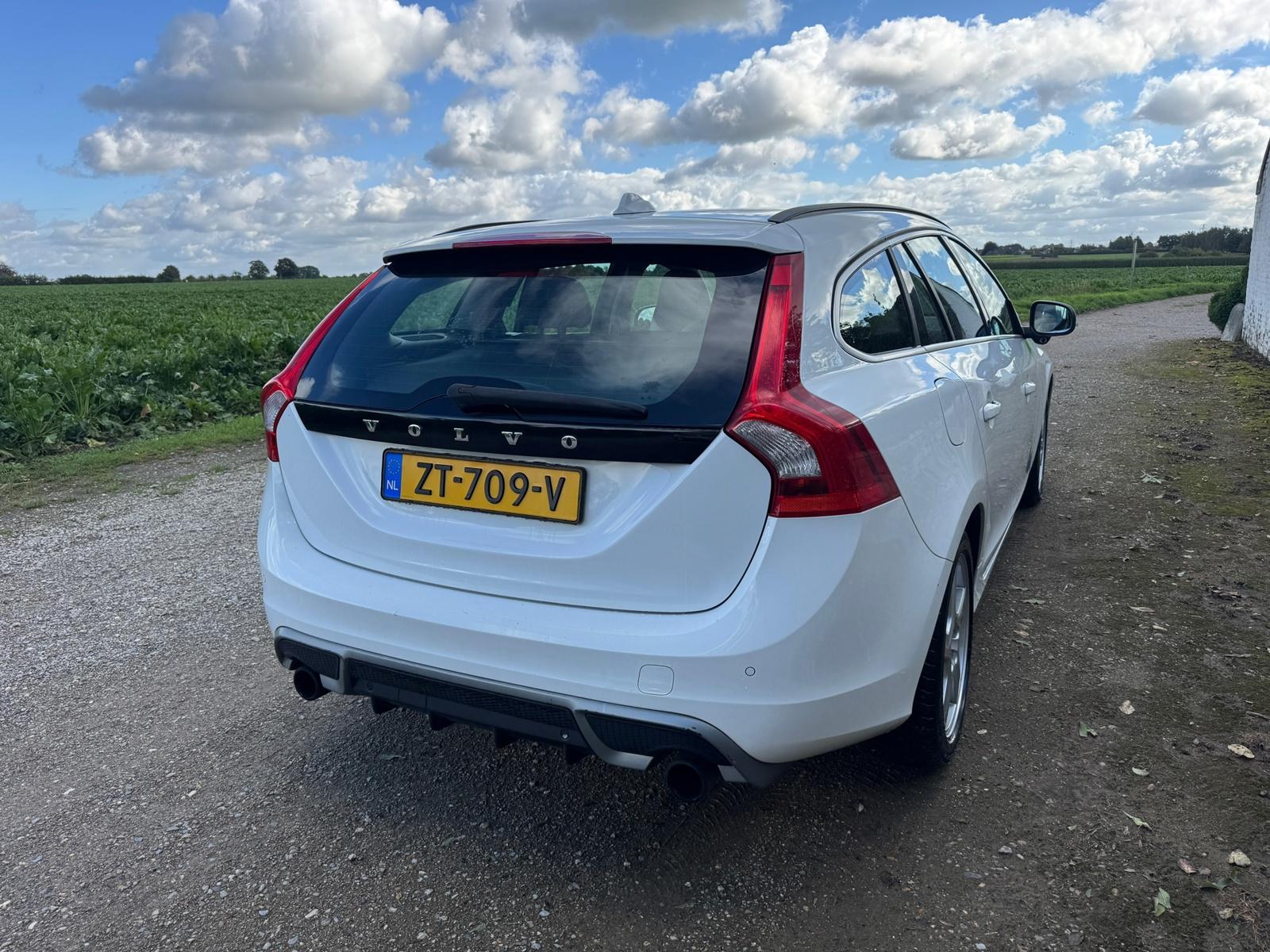 Volvo V60, foto 3 van 16