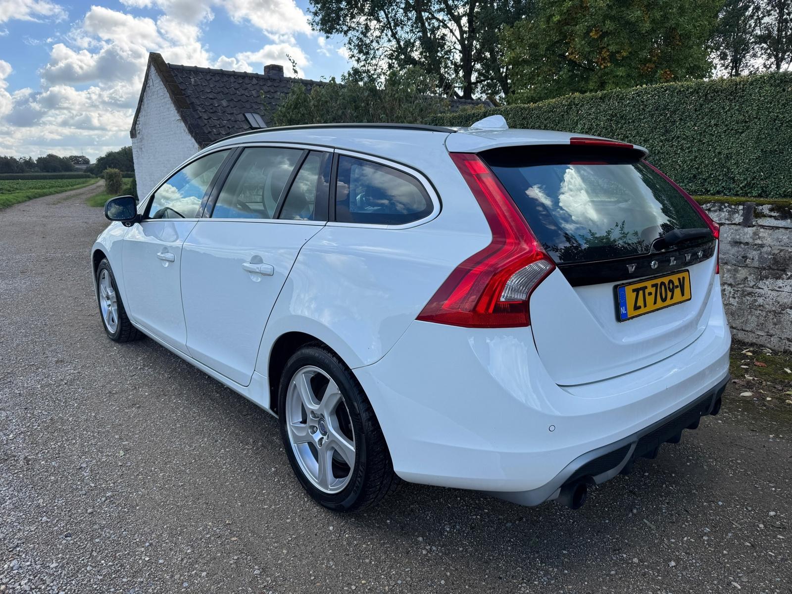 Volvo V60, foto 5 van 16
