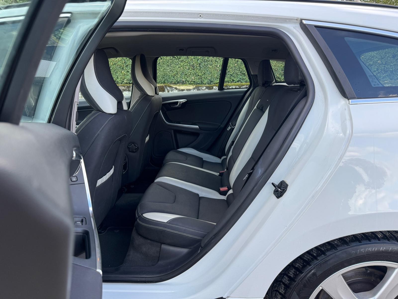 Volvo V60, foto 10 van 16