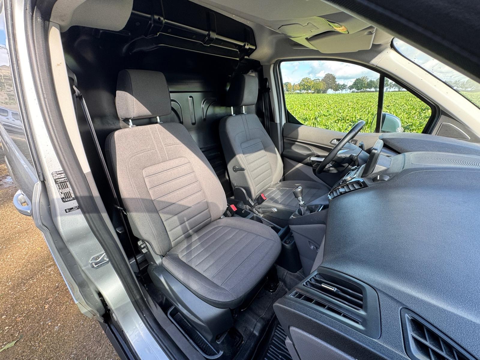 Ford Transit Connect, foto 15 van 19